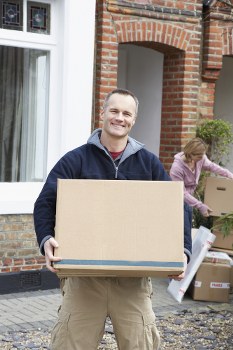 Professional packing team at work in Manandvan Southfields